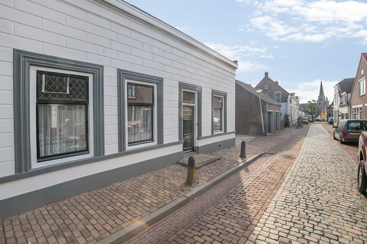 Photo 3 of Tolstraat 8