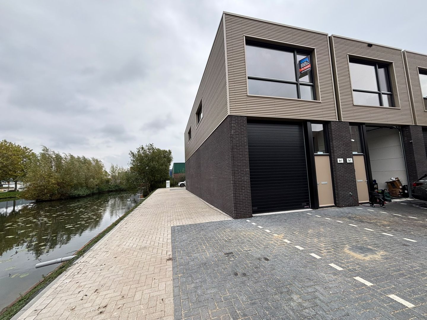 View photo 1 of Oosteinde 5-c1