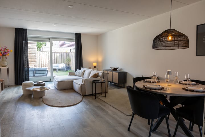 Tussenwoning te koop: Burgemeester Ten Cateweg 21, Blokzijl