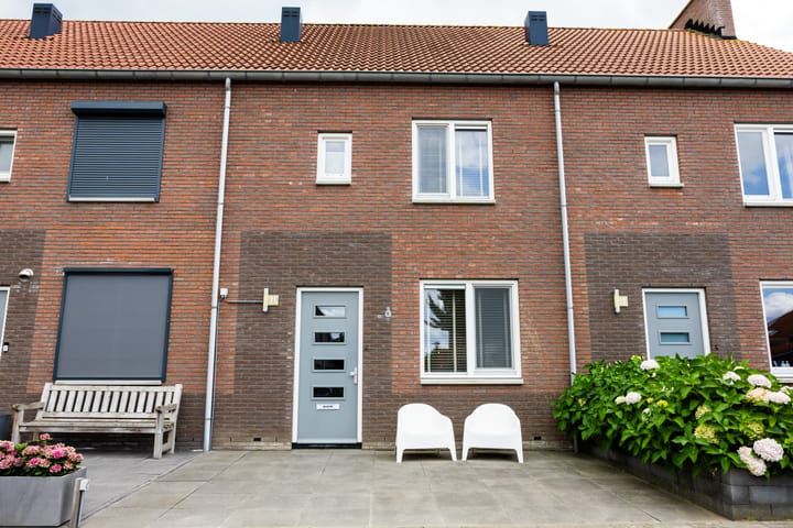 Tussenwoning te koop: Burgemeester Ten Cateweg 21, Blokzijl