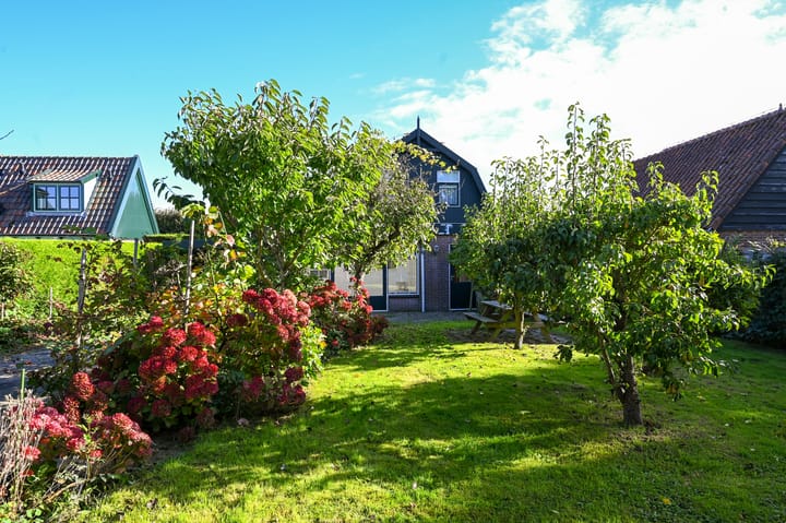 Vrijstaande woning te koop: Dorpsweg 130, Schellinkhout