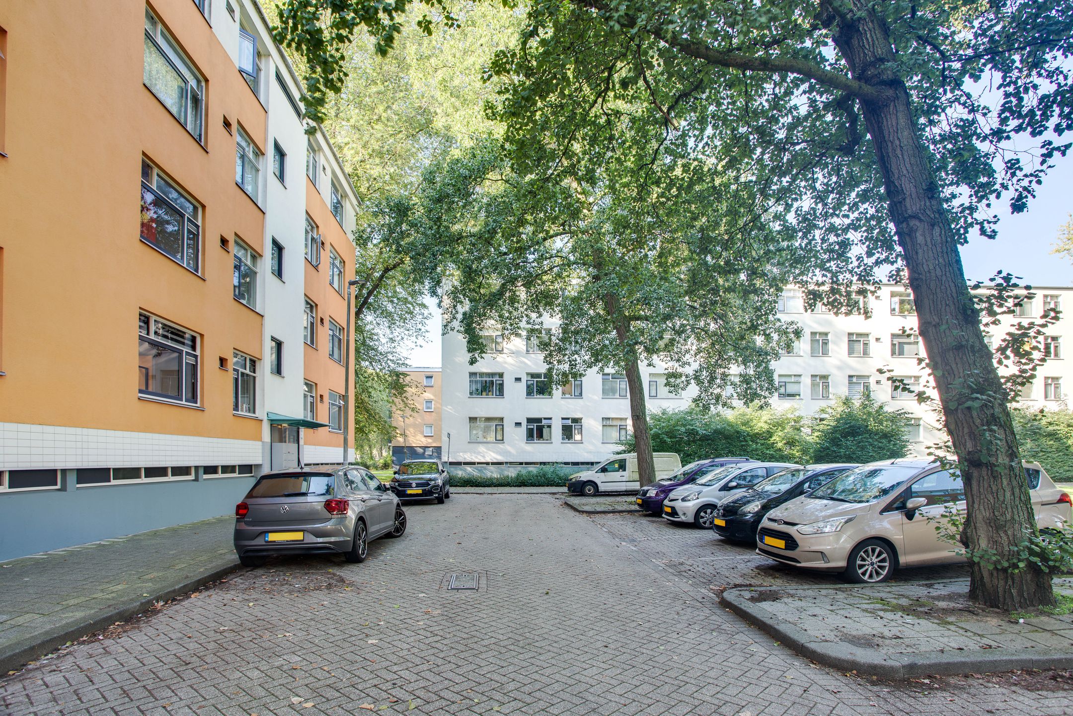 Photo 33 of Blaauwstraat 130