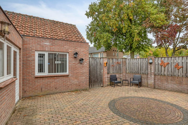 Twee-onder-één-kap te koop: Merellaan 30, Beek En Donk