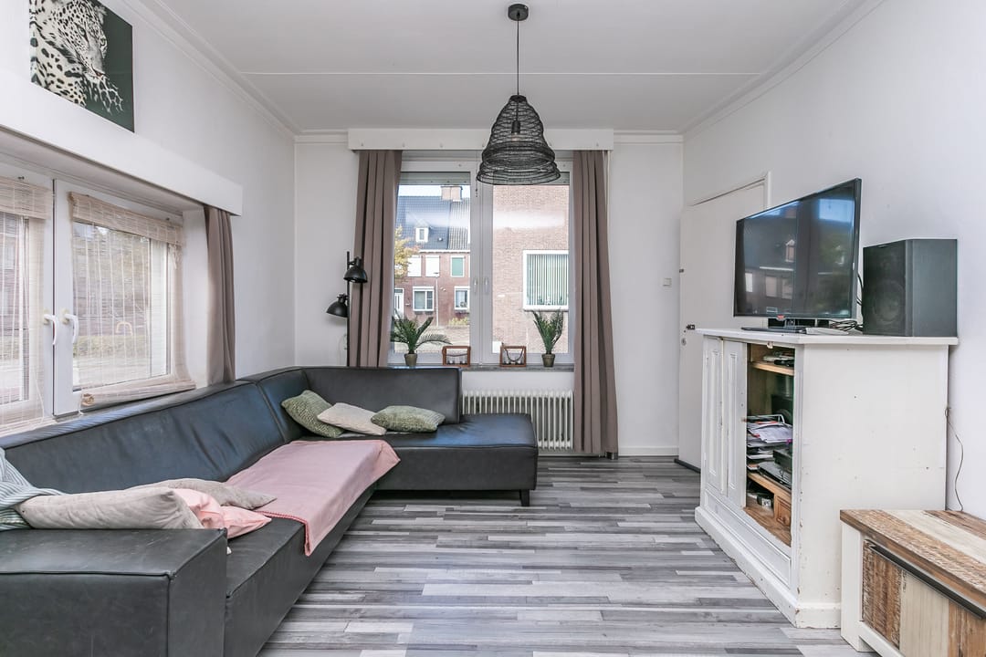 Photo 2 of Elandstraat 4