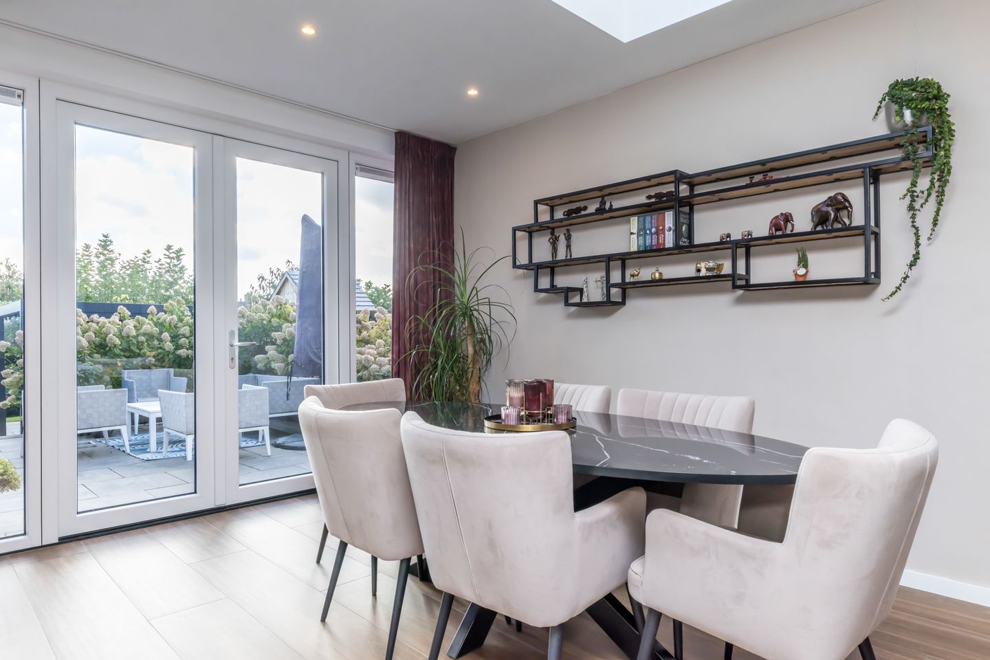 Photo 14 of Irenestraat 31