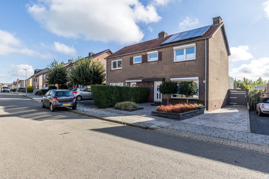 Photo 46 of Irenestraat 31