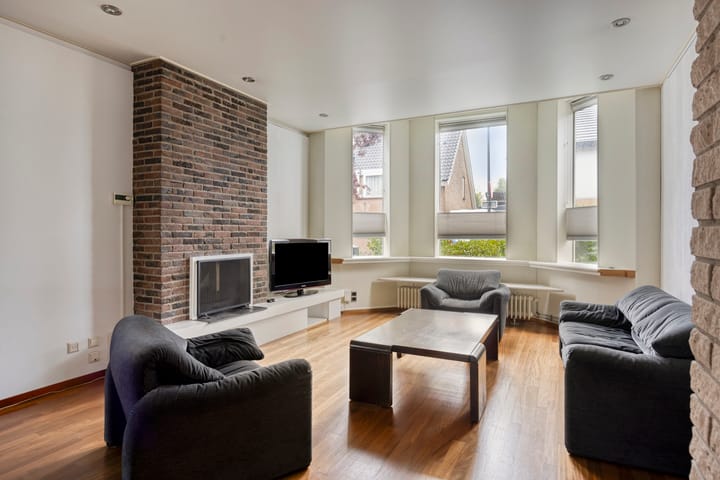 Twee-onder-één-kap te koop: Dorpsstraat 43, Koudekerk Aan Den Rijn