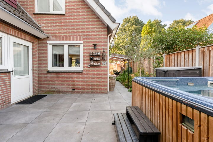Vrijstaande woning te koop: Madeliefje 15, Hardenberg