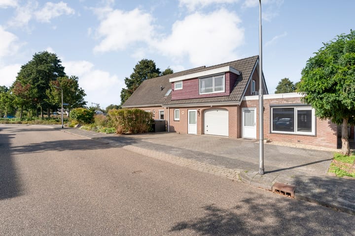 Vrijstaande woning te koop: Madeliefje 15, Hardenberg