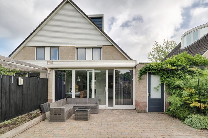 Tussenwoning te koop: Florijn 124, Hoorn