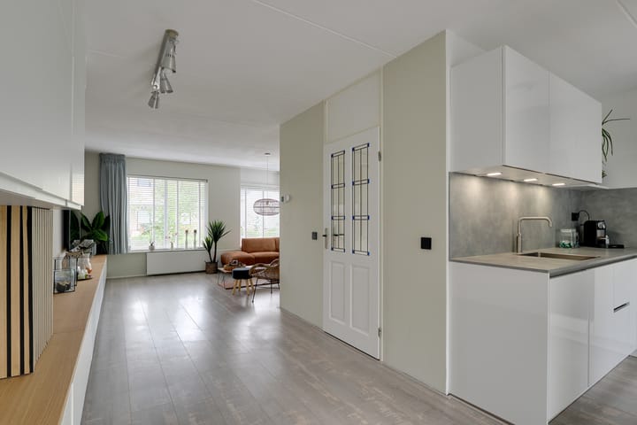 Tussenwoning te koop: Florijn 124, Hoorn