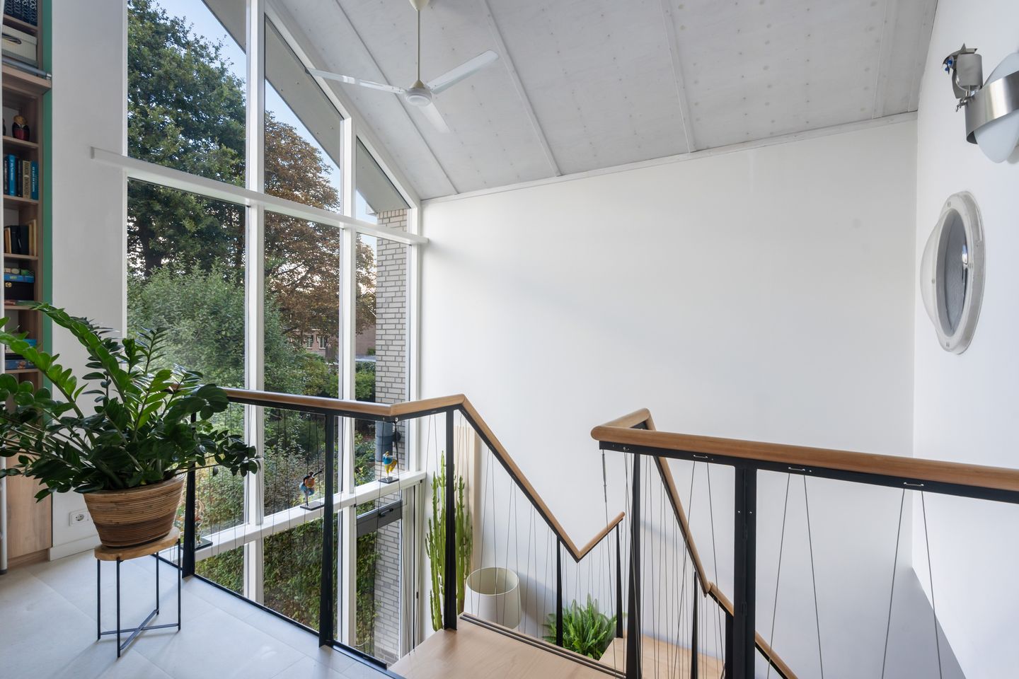 Photo 4 of Bernhardstraat 1