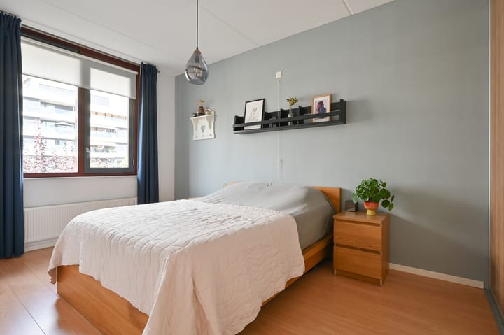 Tussenwoning te koop: De Streektuinen 35, Hoorn