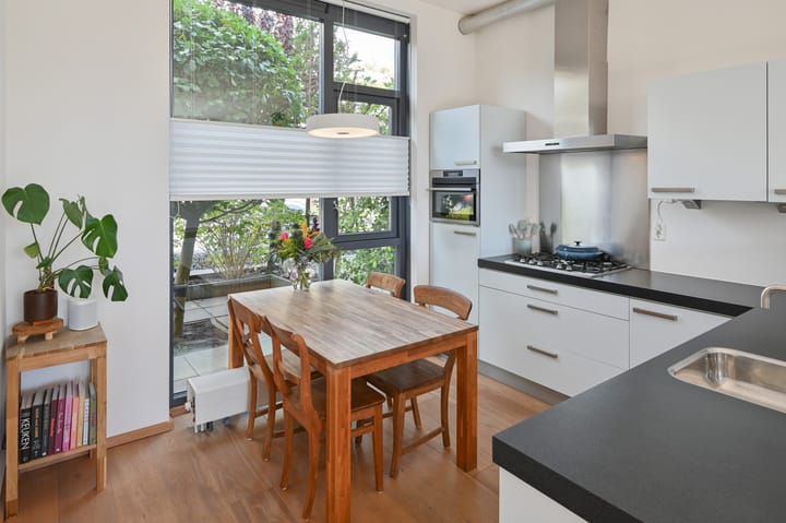 Tussenwoning te koop: De Streektuinen 35, Hoorn