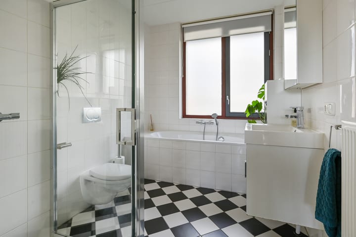 Tussenwoning te koop: De Streektuinen 35, Hoorn