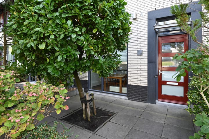 Tussenwoning te koop: De Streektuinen 35, Hoorn