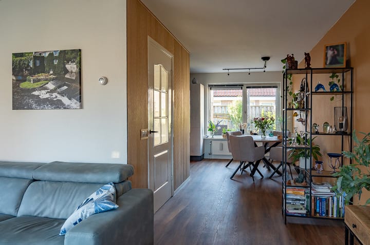 Twee-onder-één-kap te koop: 't Baaken 1, Baak