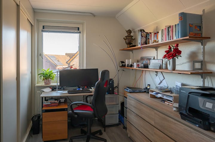 Twee-onder-één-kap te koop: 't Baaken 1, Baak
