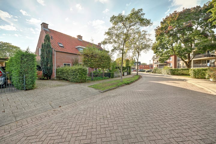 Photo 2 of Koningin Wilhelminaweg 6