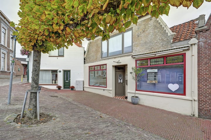 Tussenwoning te koop: Voorstraat 38, Stavenisse
