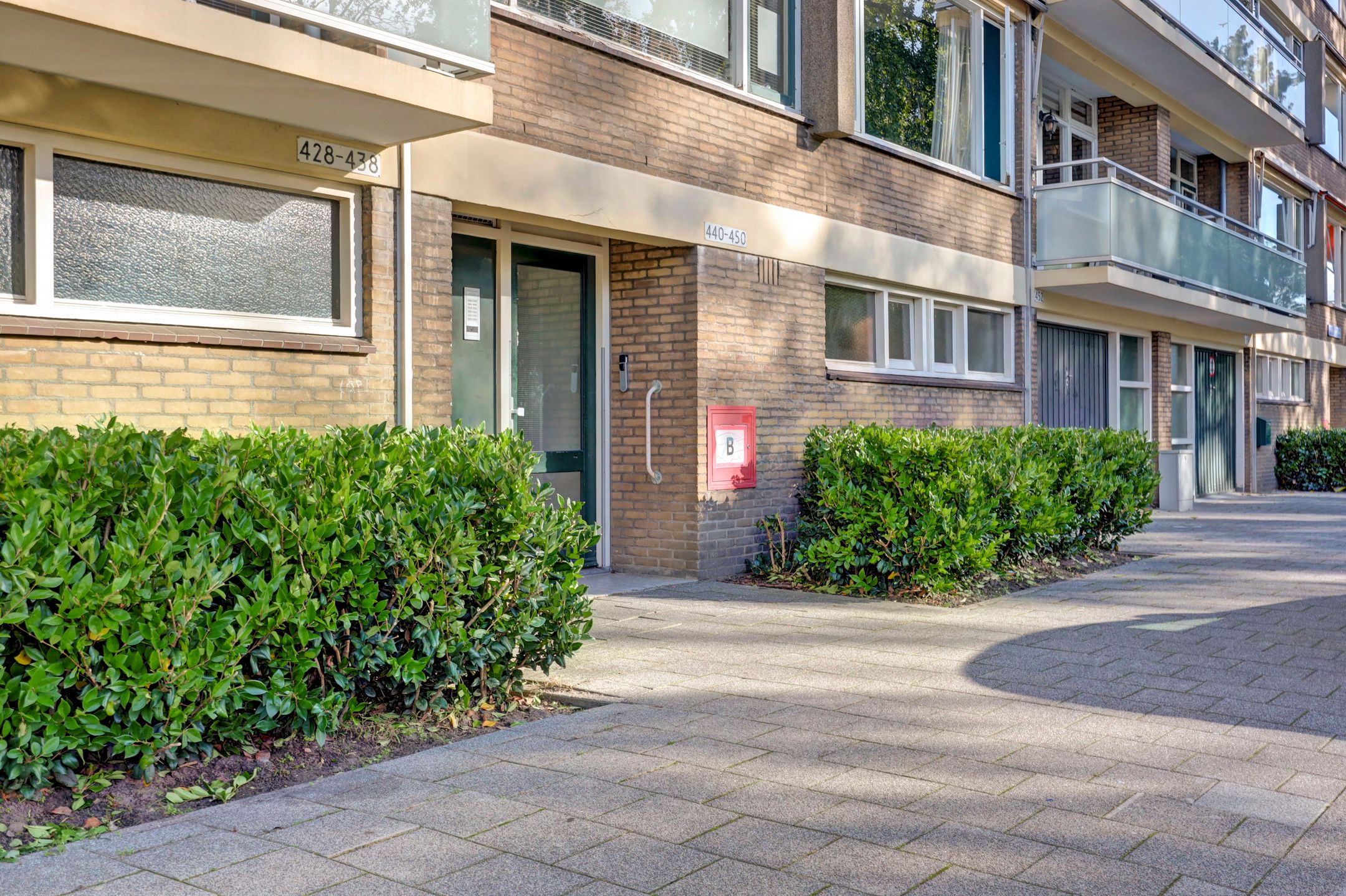 Foto 42 van Van der Helmstraat 450