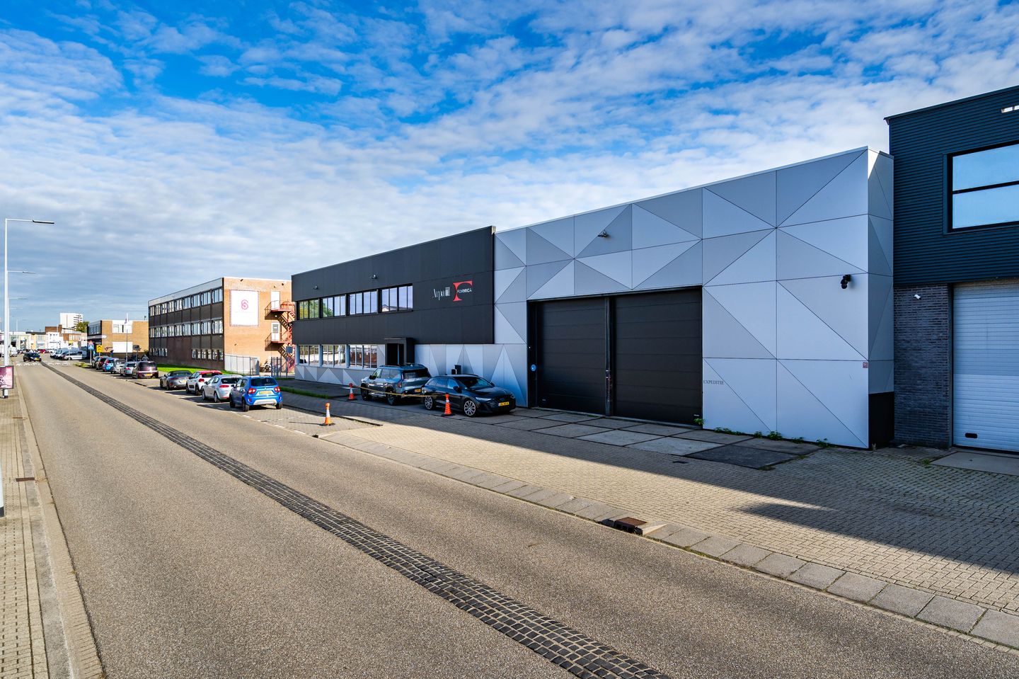 View photo 3 of Nieuw-Mathenesserstraat 69
