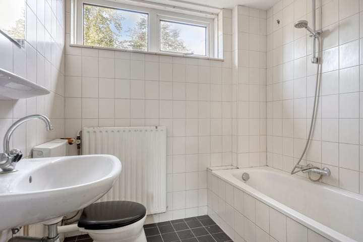 Tussenwoning te koop: Gouvernantelaan 22, De Meern