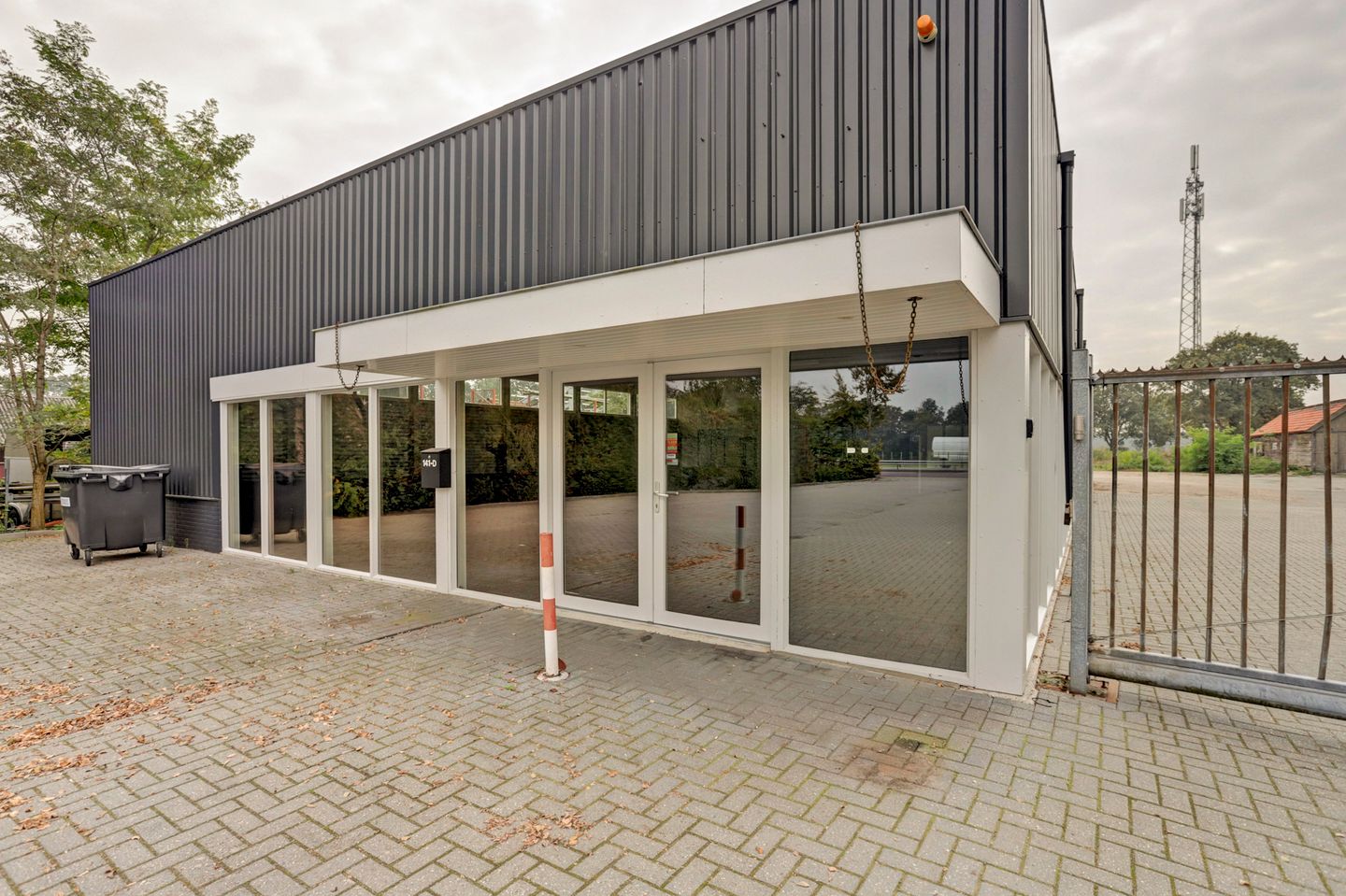 View photo 2 of Nijverdalsestraat 141-d