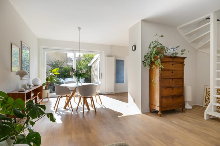 Tussenwoning te koop: Van Moerkerkenlaan 12, Groningen