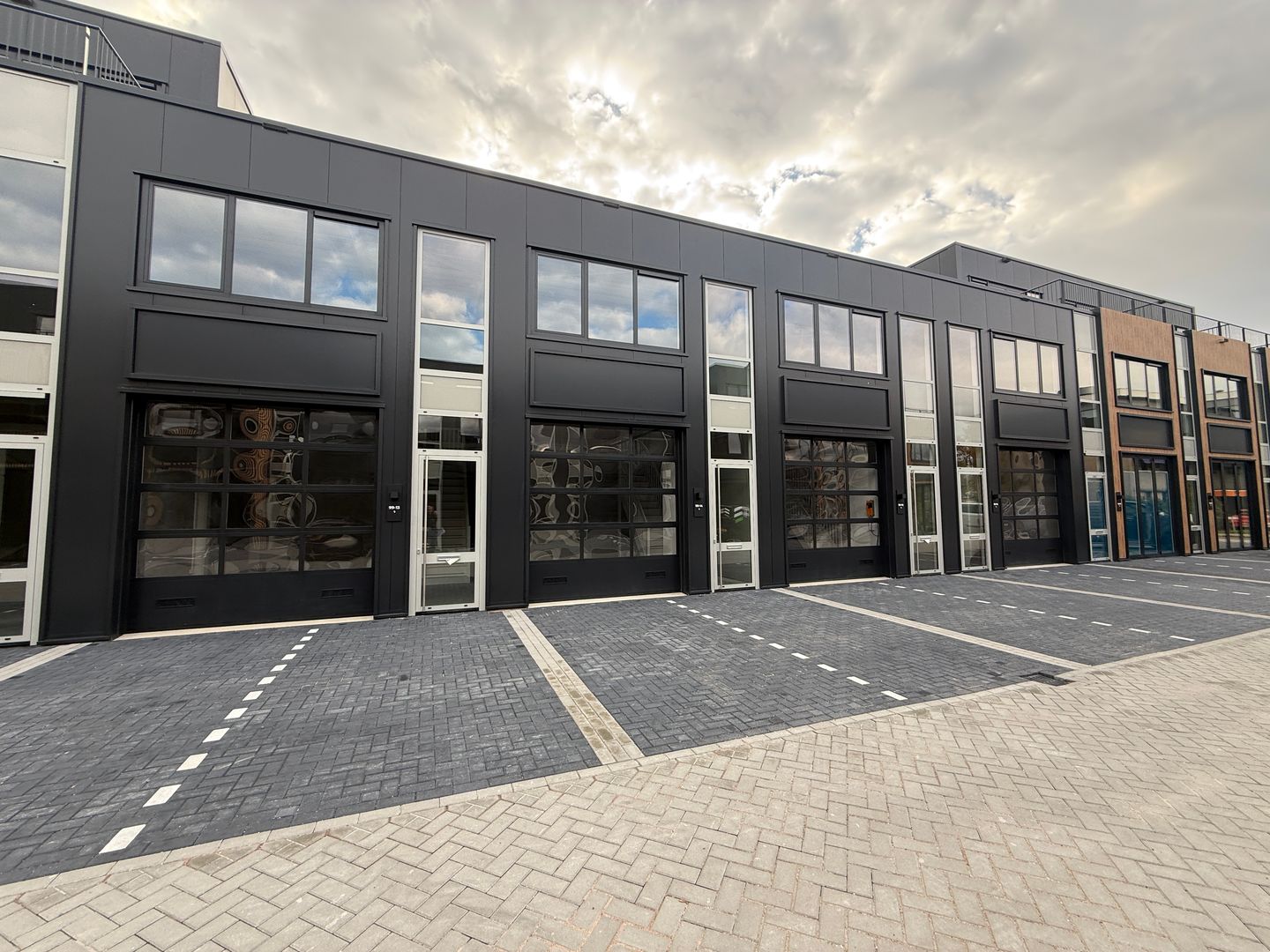 View photo 2 of Goudstraat 99-15