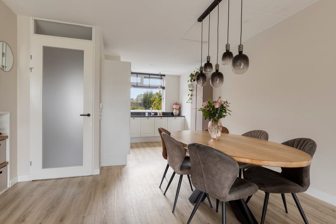 Photo 11 of Burgemeester Postmastraat 11