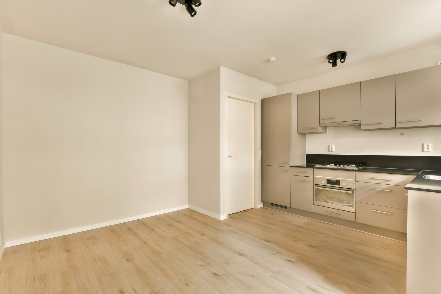 Foto 5 van Marco Polostraat 255-H