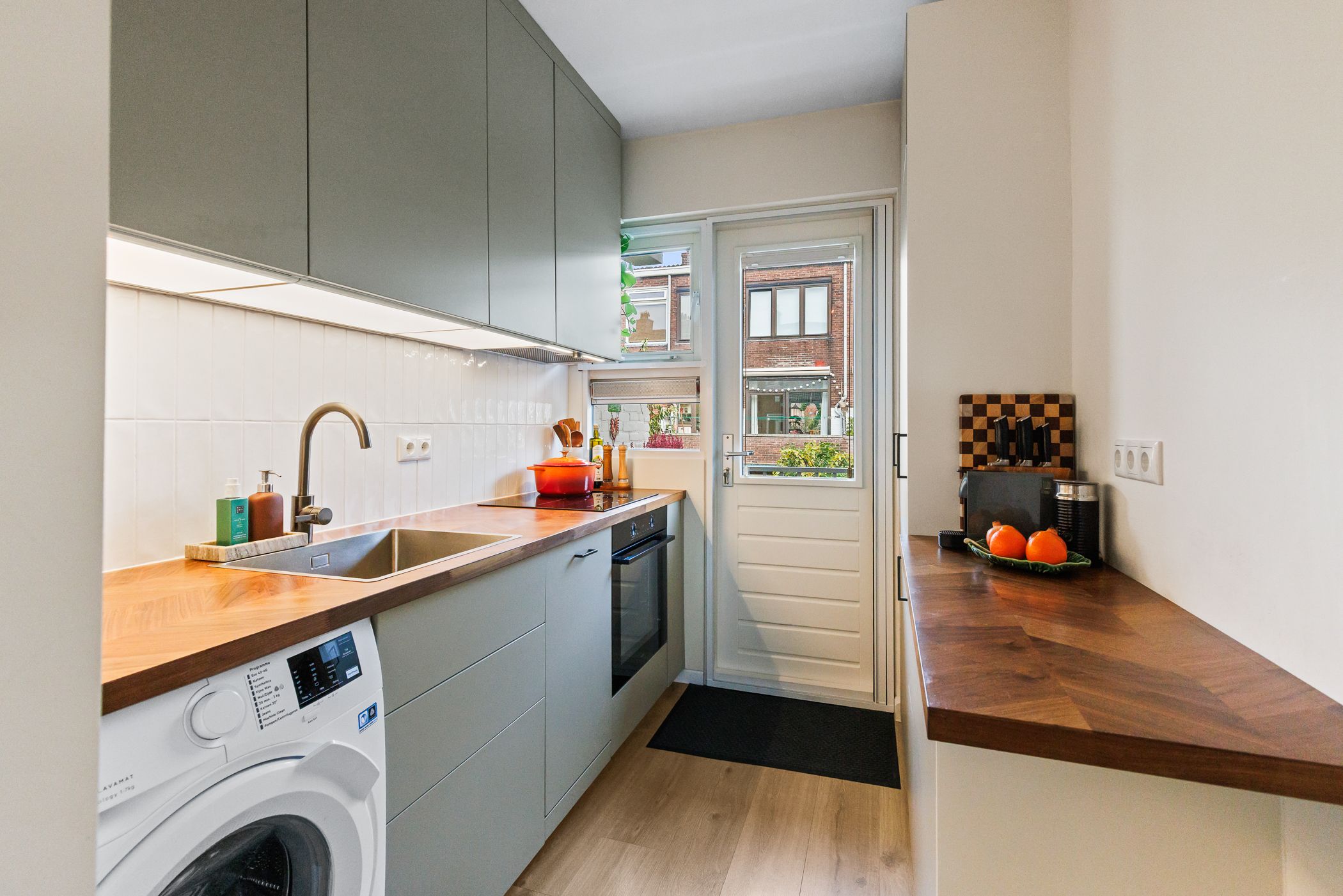 Photo 3 of Bakhuizen van den Brinkstraat 11-BS