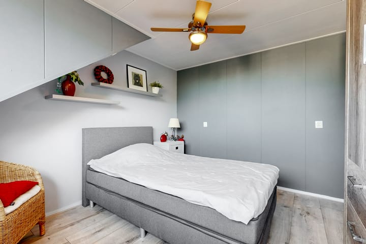 Tussenwoning te koop: Waalstraat 1B, Alphen Aan Den Rijn