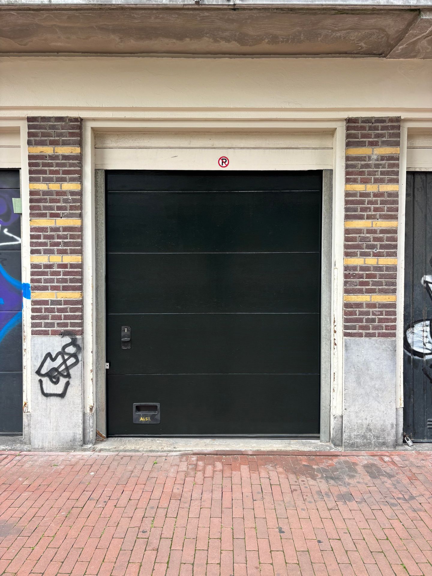 View photo 1 of Groenmarktkade 9