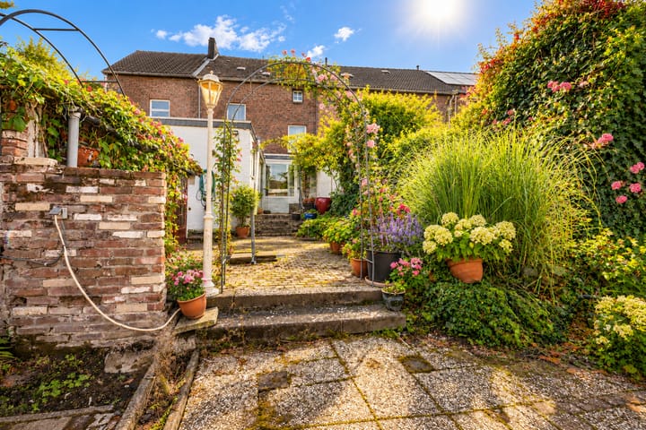 Tussenwoning te koop: Rolduckerstraat 41, Kerkrade