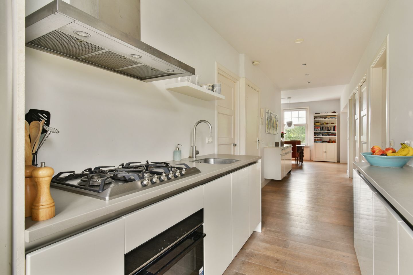 Photo 4 of Roerstraat 109-3