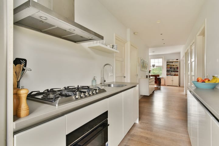 Photo 4 of Roerstraat 109-3