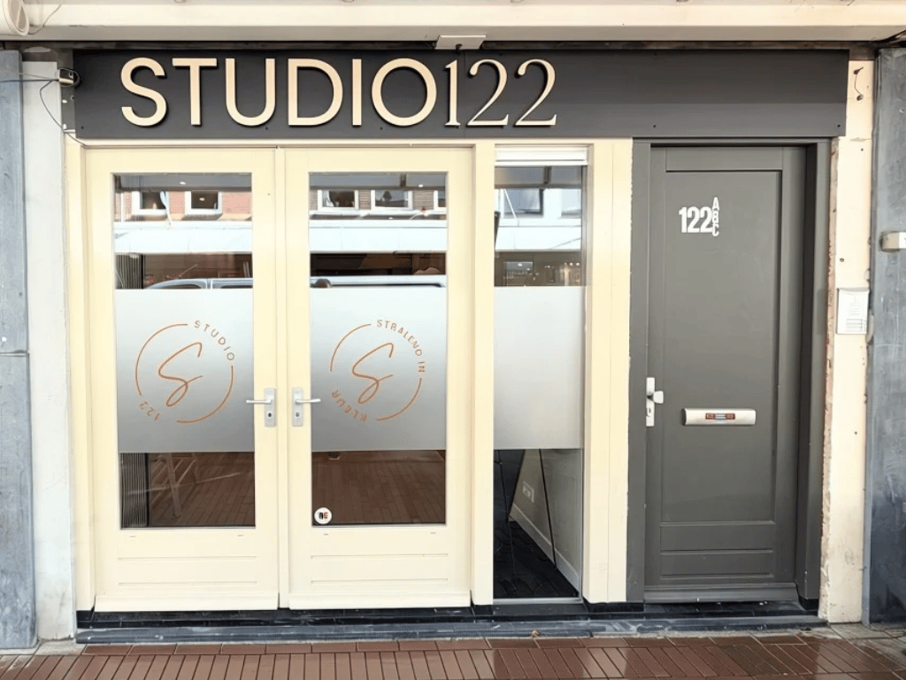 Bekijk foto 2 van Generaal Cronjéstraat 122