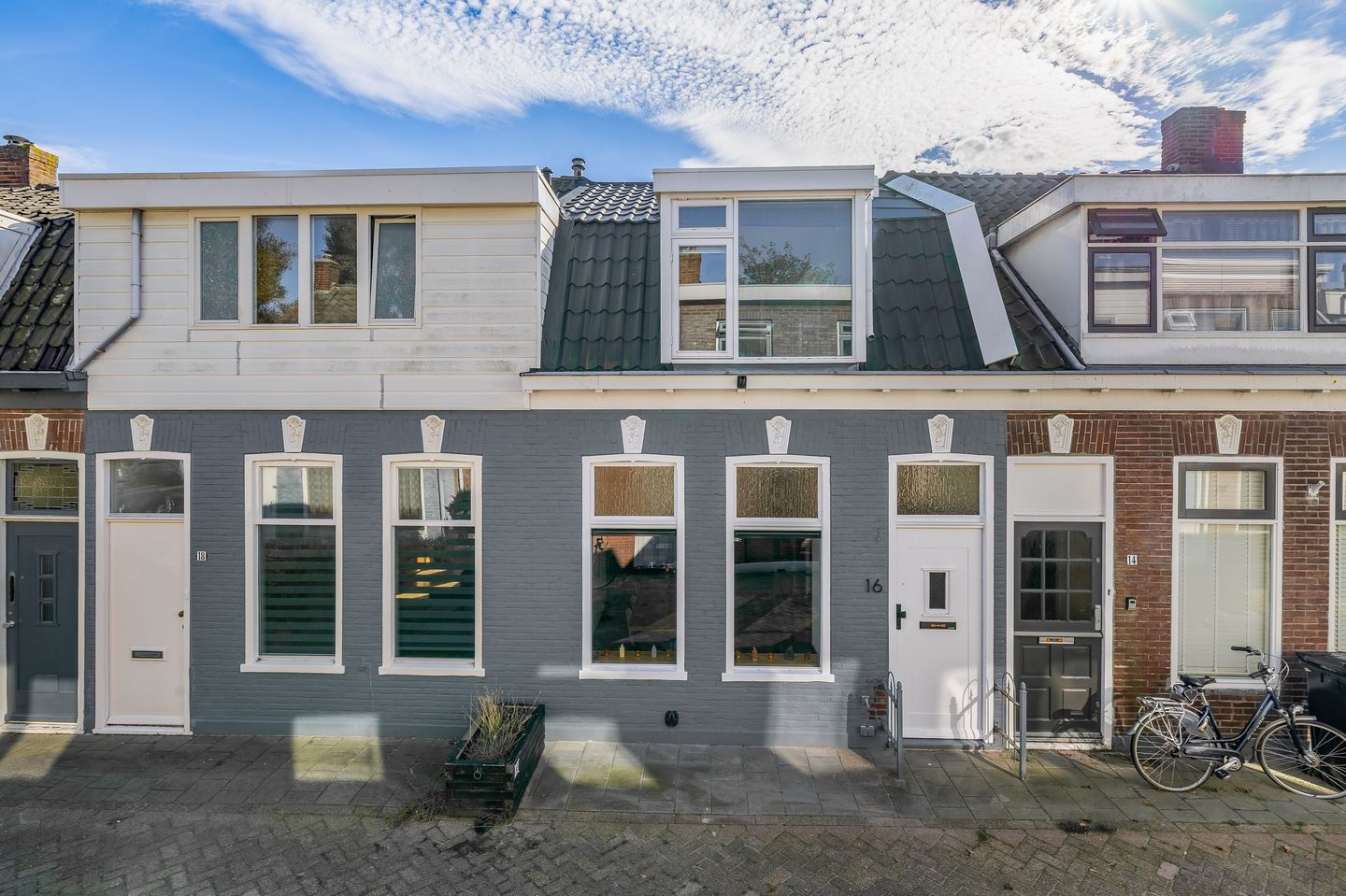 Photo 1 of Maarten Harpertszoon Trompstraat 16