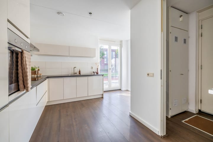 Tussenwoning te koop: Burgerwaard 55, Arnhem
