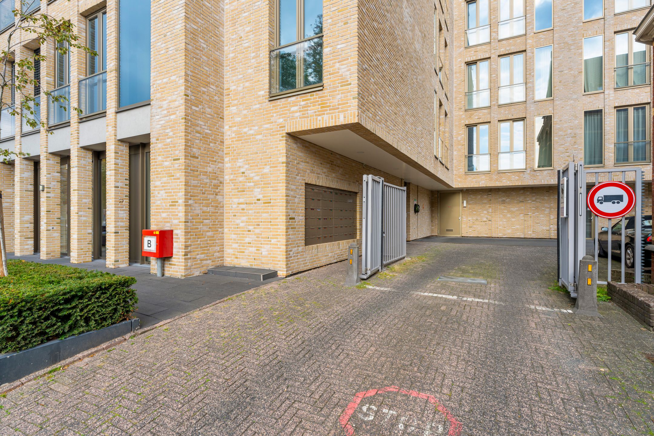 Photo 33 of Emmaplein 89