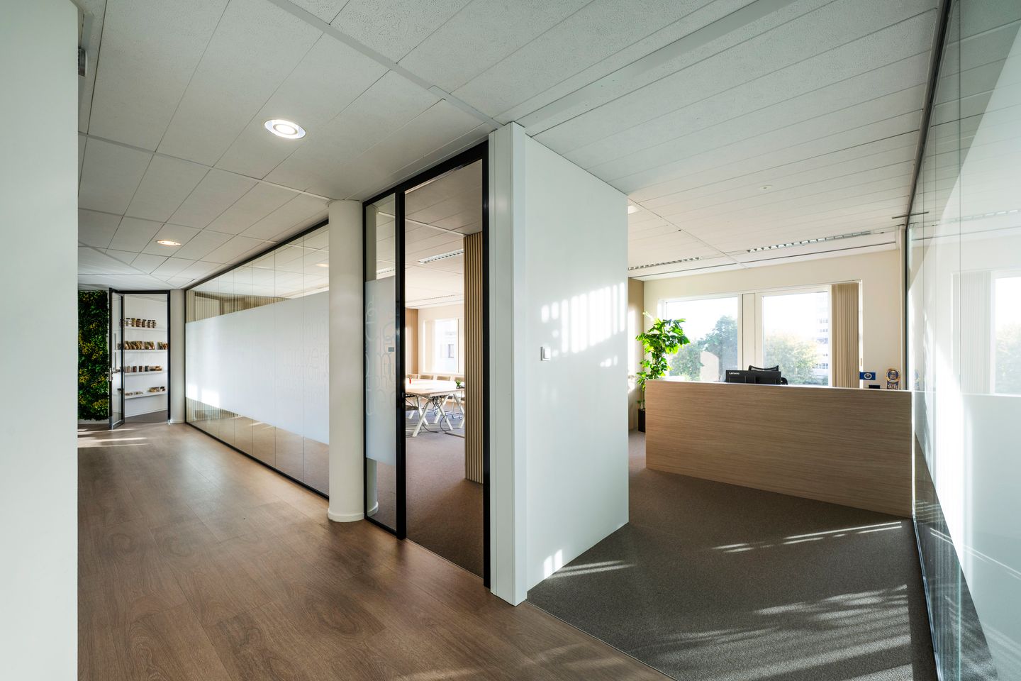 Bekijk foto 4 van Wegalaan 2-8