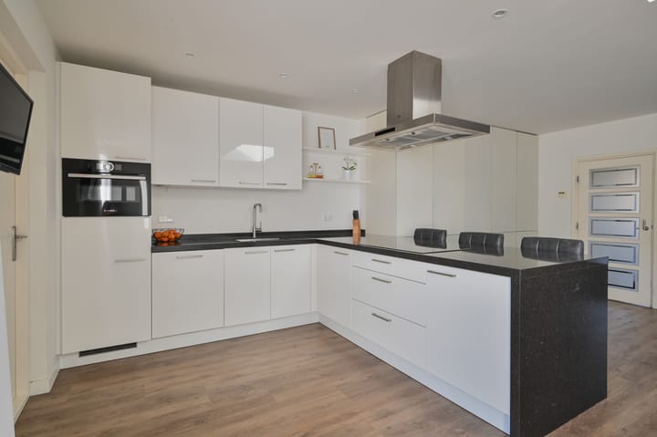 Tussenwoning te koop: Irenestraat 12, Wilnis