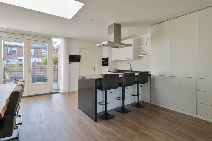 Tussenwoning te koop: Irenestraat 12, Wilnis