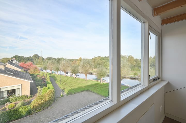 Tussenwoning te koop: Irenestraat 12, Wilnis