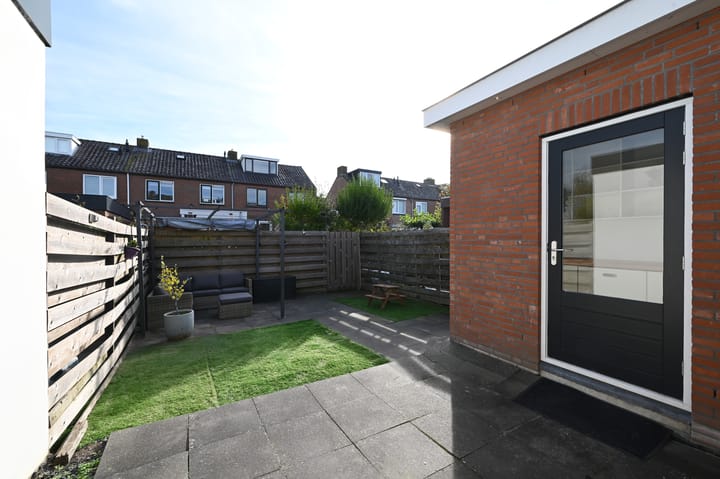 Tussenwoning te koop: Irenestraat 12, Wilnis