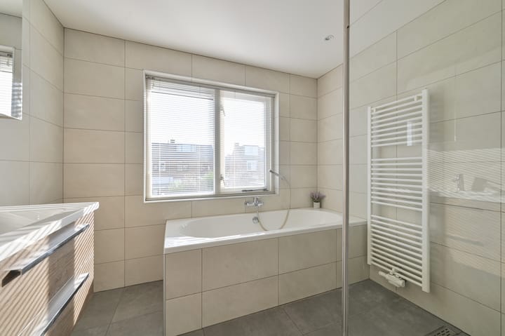 Tussenwoning te koop: Irenestraat 12, Wilnis