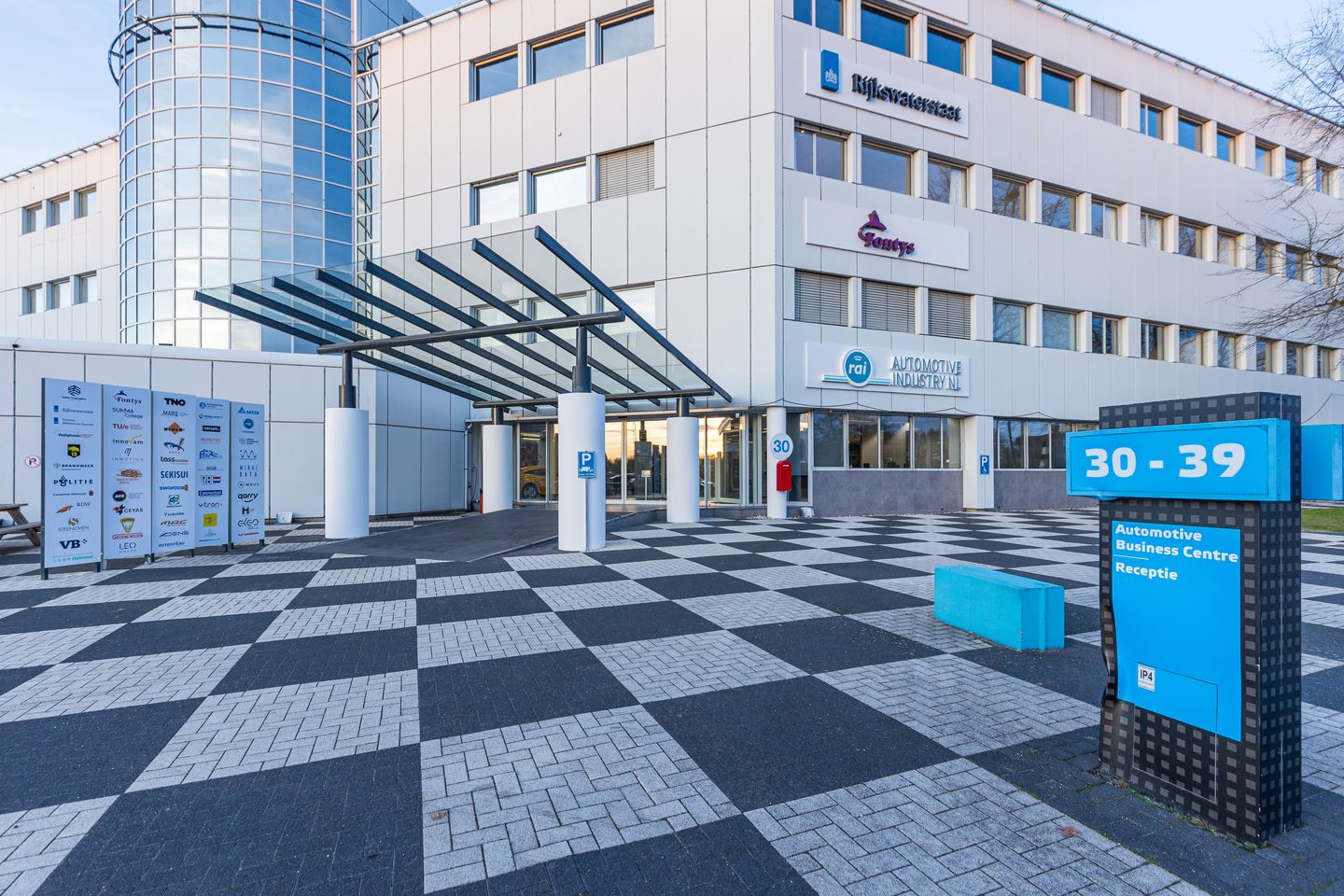 Bekijk foto 3 van Automotive Campus 30