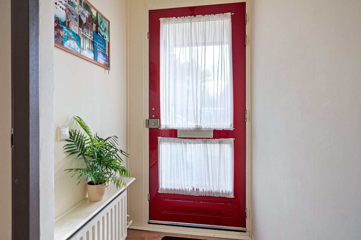 Photo 10 of Roodborststraat 11